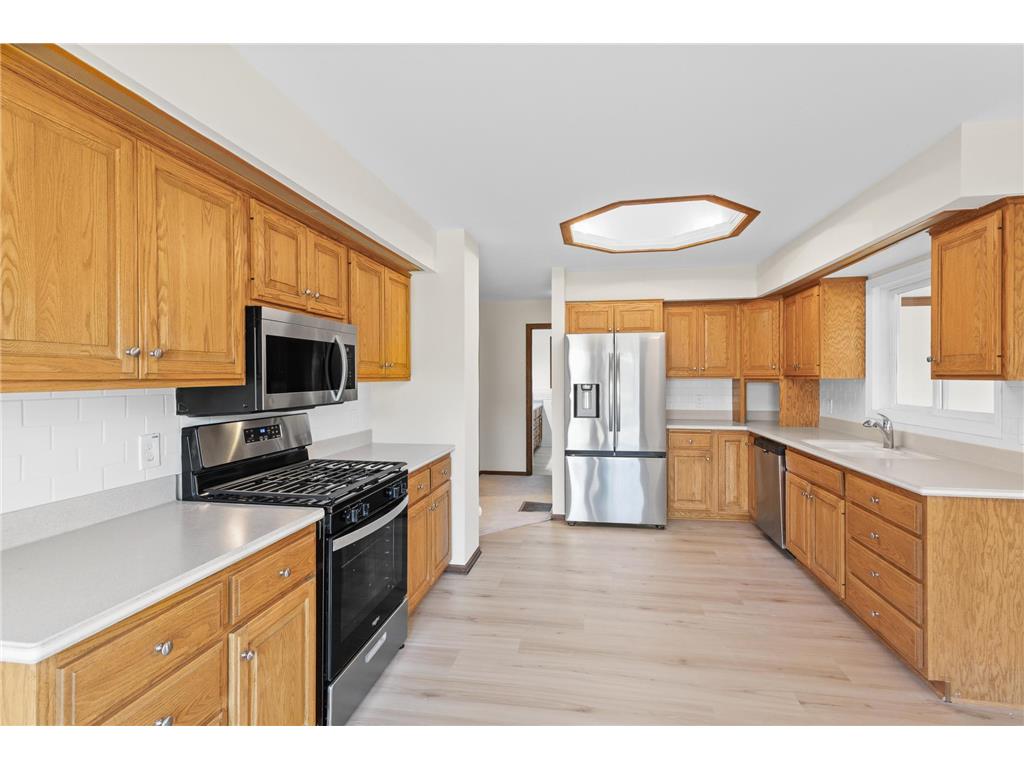 2597 Burke Avenue E North Saint Paul MN 55109 7006163 image9