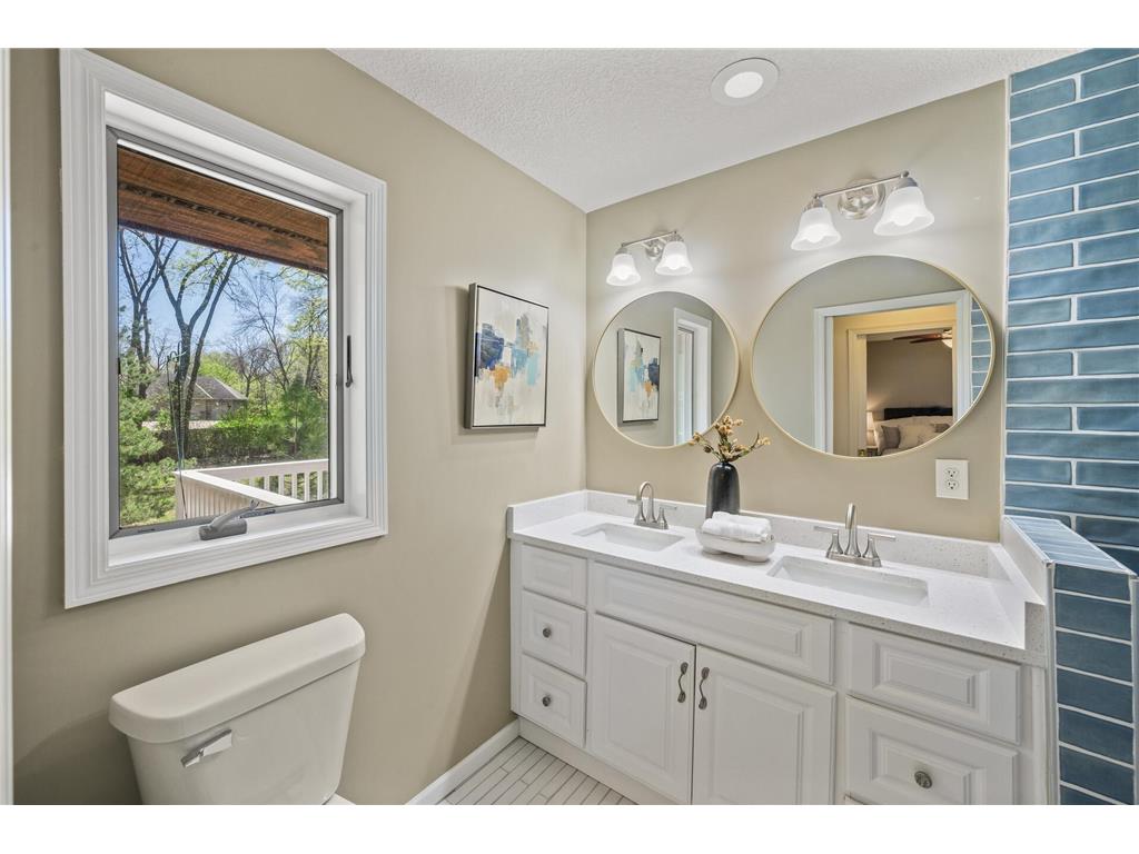 25985 Smithtown Road Shorewood MN 55331 7013570 image18