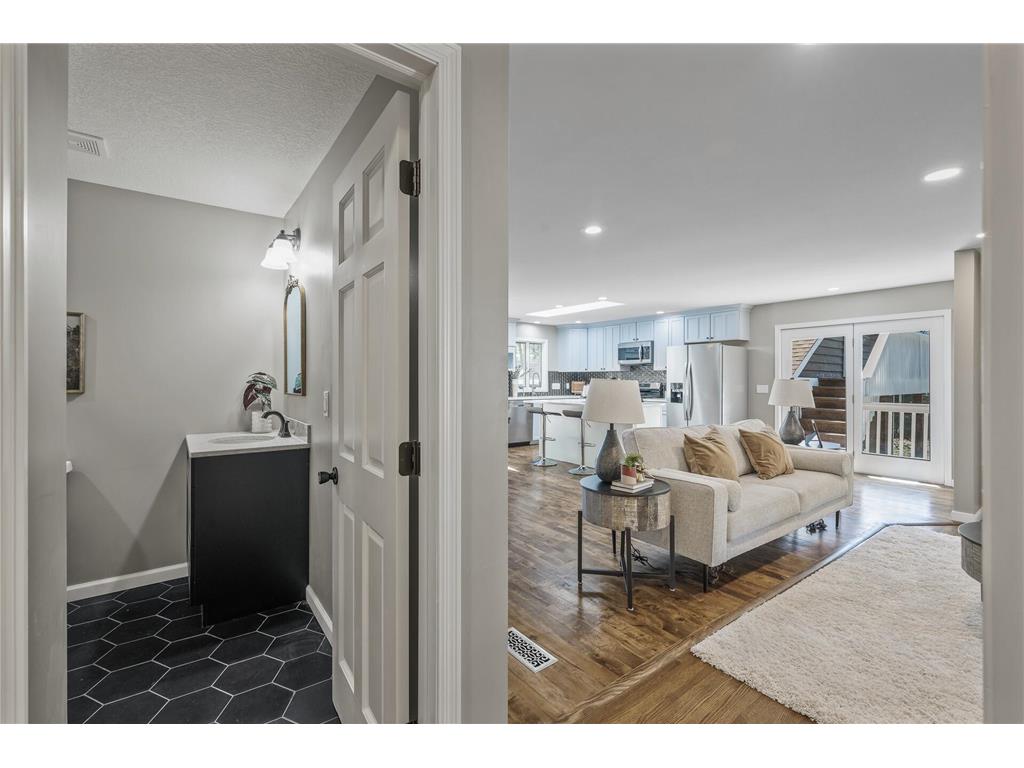 25985 Smithtown Road Shorewood MN 55331 7013570 image24