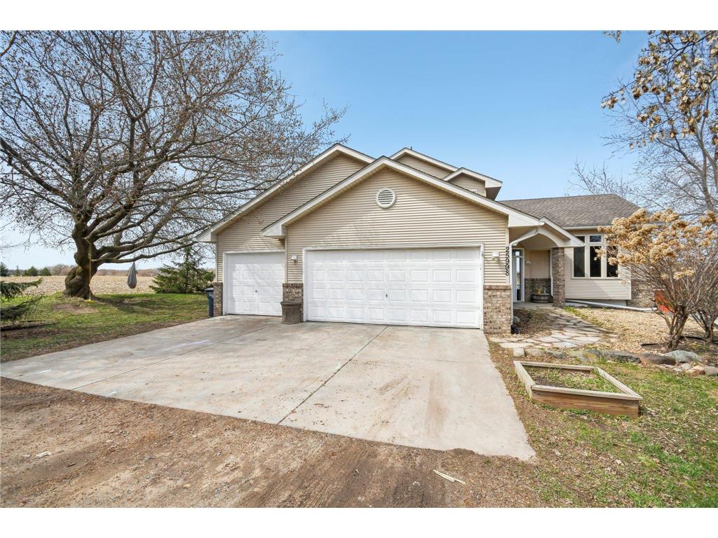 25998 Lofton Avenue Chisago Lake Twp MN 55013 6657316 image1