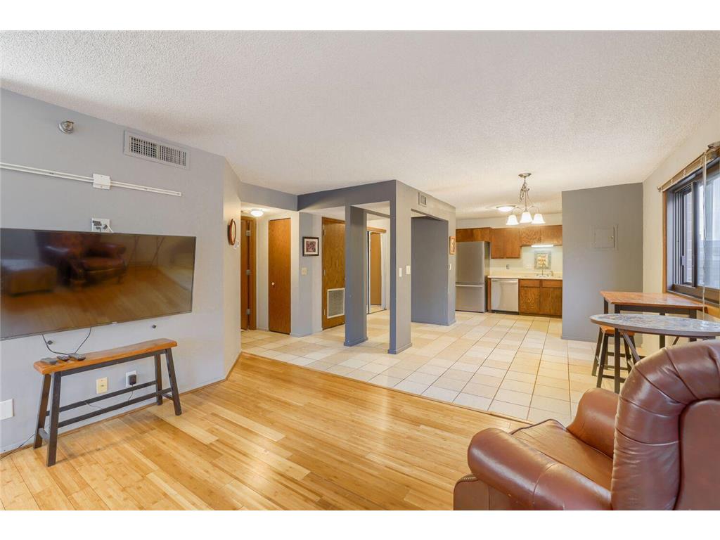 26 10th Street W #302 Saint Paul MN 55102 7027602 image4