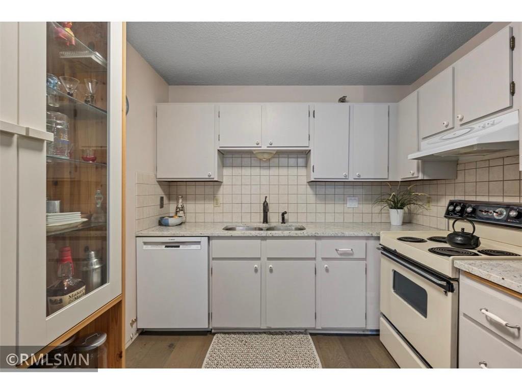 26 10th Street W #601 Saint Paul MN 55102 7048380 image5