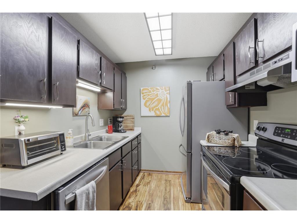 26 10th Street W #610 Saint Paul MN 55102 7032398 image3