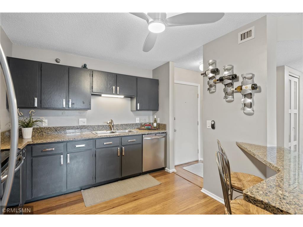 26 10th Street W #706 Saint Paul MN 55102 6467573 image1