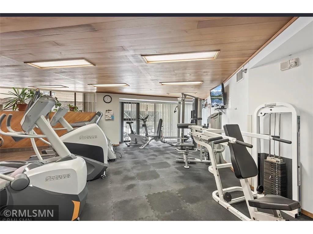 26 10th Street W #803 Saint Paul MN 55102 7062342 image16
