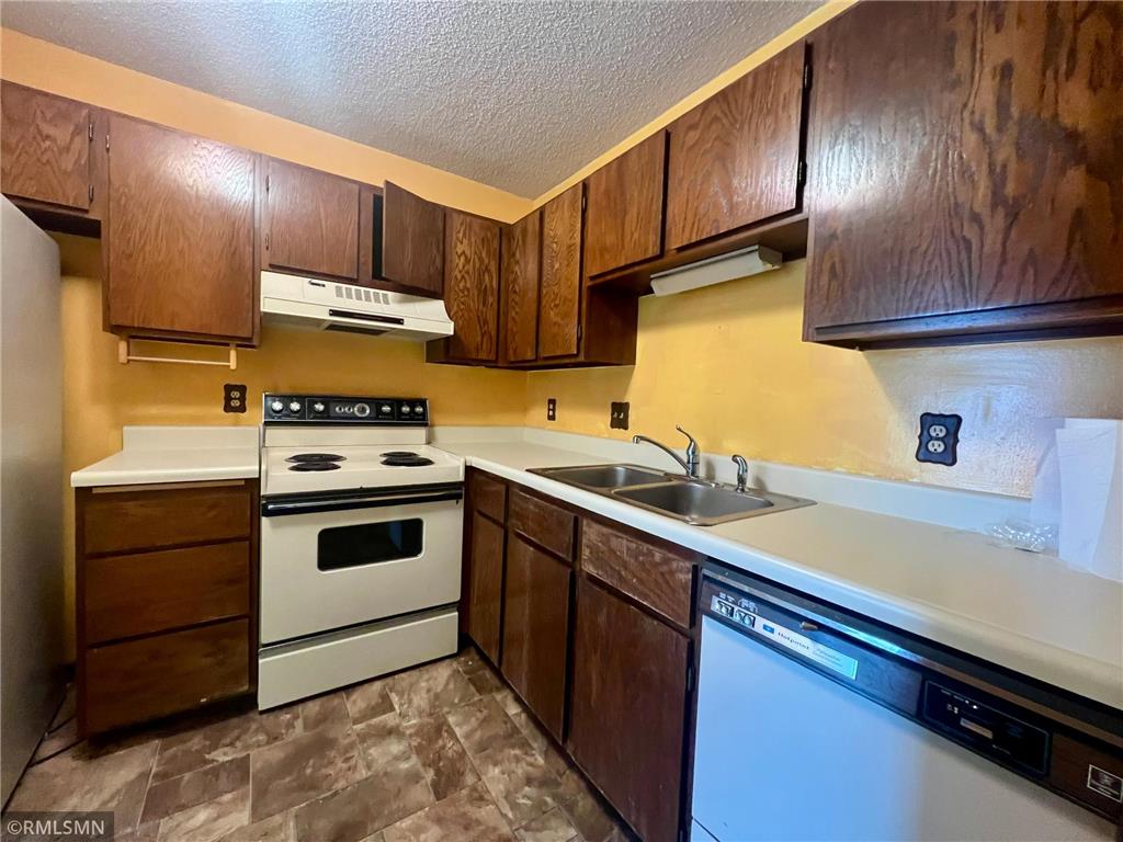26 10th Street W #803 Saint Paul MN 55102 7062342 image3