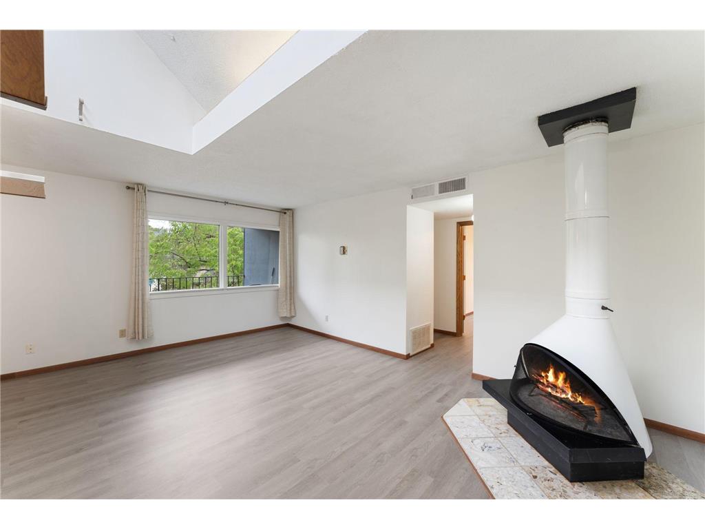 26 Arthur Avenue SE #304 Minneapolis MN 55414 7036143 image5