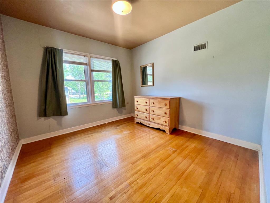 26 Birch Street NE New London MN 56273 7082379 image12