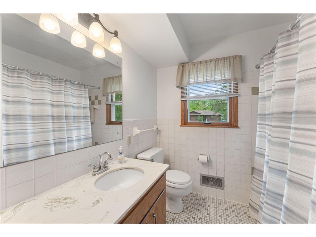 26 W Sandra Lee Drive Saint Paul MN 55119 7069106 image19