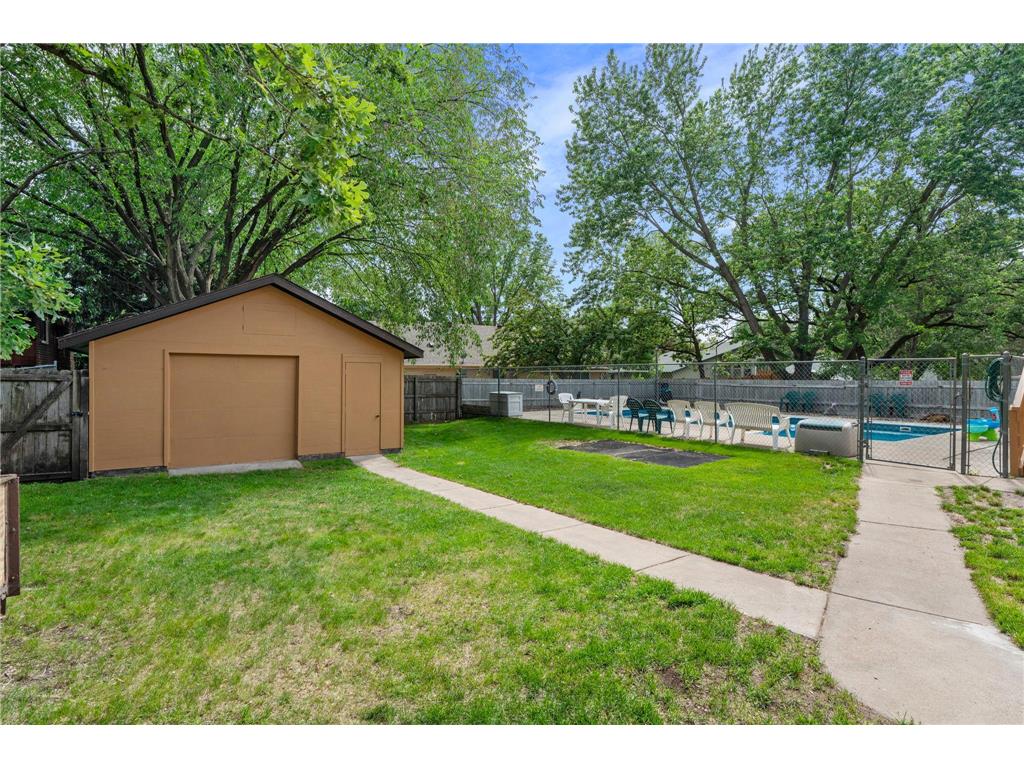 260 107th Lane NW Coon Rapids MN 55448 7082700 image80