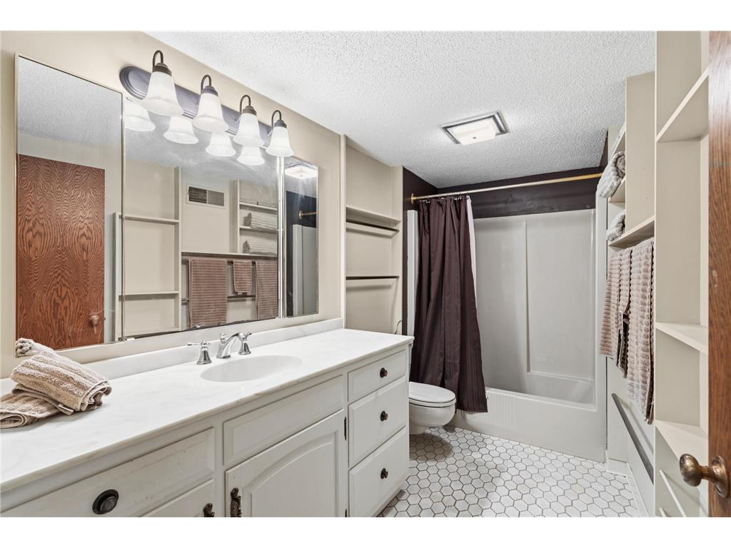 260 Hi Mae Circle Lester Prairie MN 55354 7090309 image26