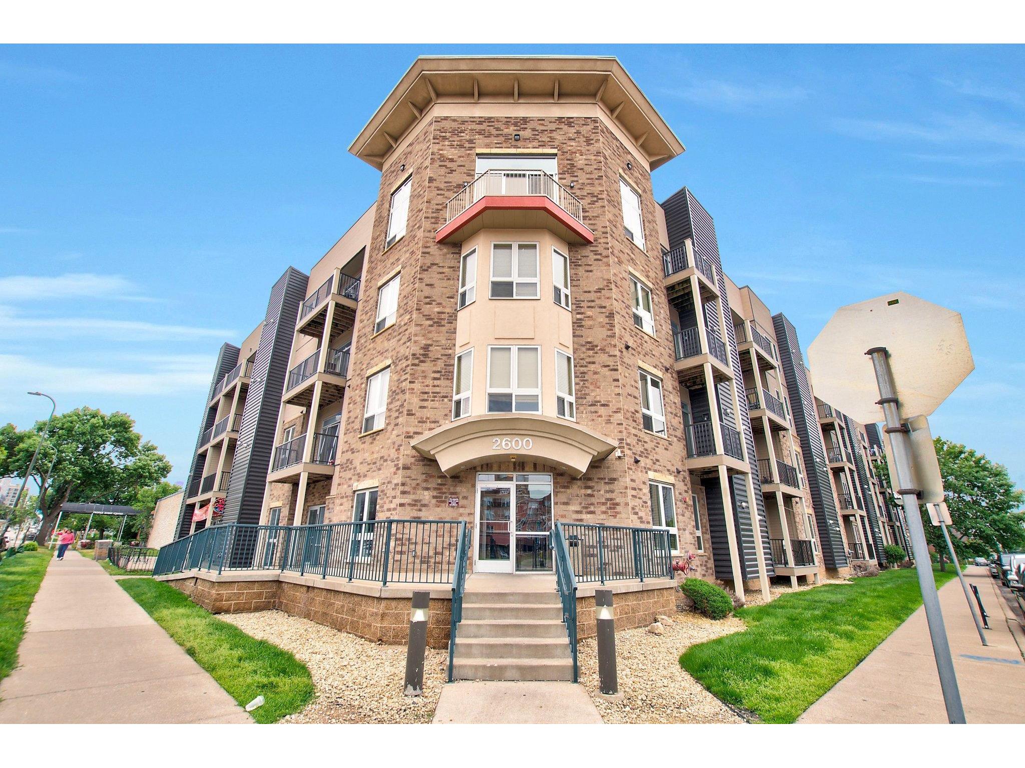 2600 University Avenue SE 206, Minneapolis, MN 55414 MLS 6023082