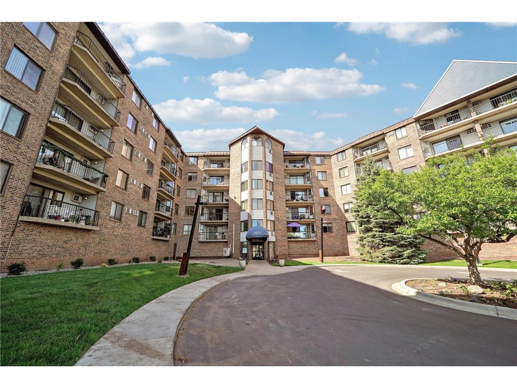 2601 Kenzie Terrace #318 Saint Anthony MN 55418 7080354 image1