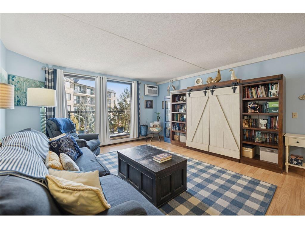 2601 Kenzie Terrace #330 Saint Anthony MN 55418 7046699 image1