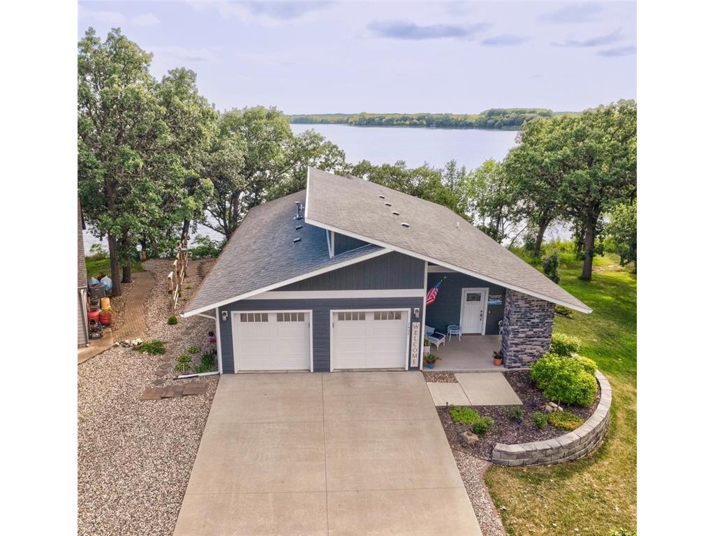 2602 Center Lake Drive, Spirit Lake, IA, 51360 MLS 6397065 Edina