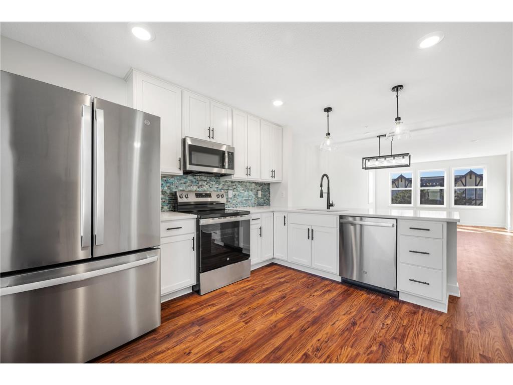 2604 Golden Valley Road Minneapolis MN 55411 7046333 image1