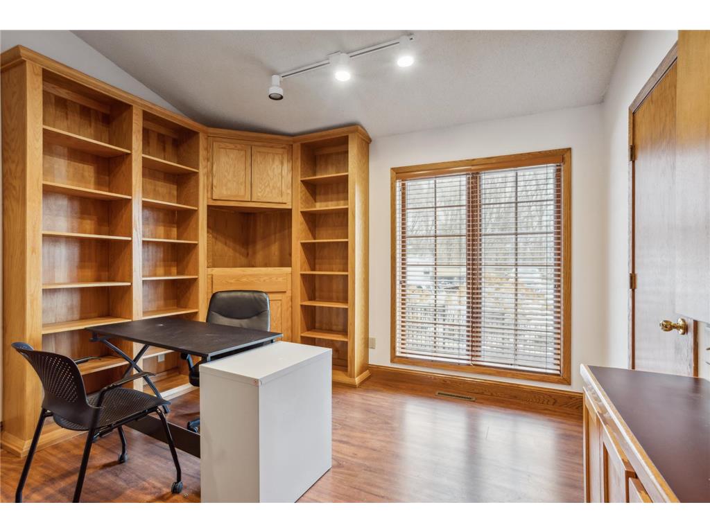 2605 Cliff Road E Burnsville MN 55337 6808652 image10