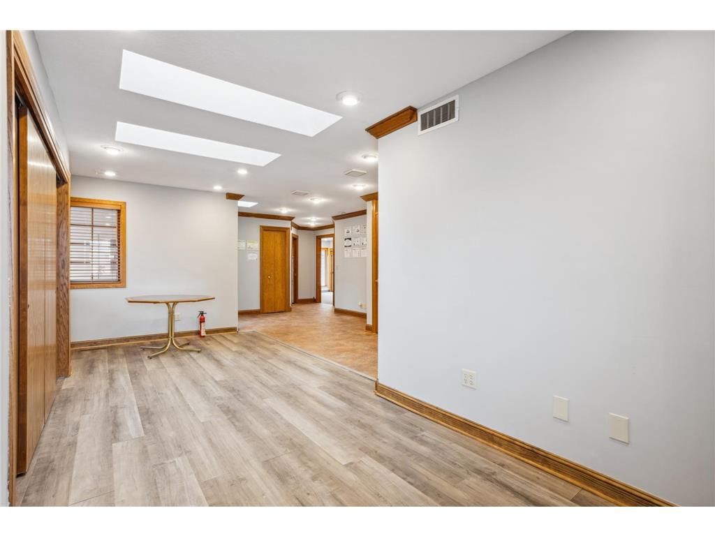 2605 Cliff Road E Burnsville MN 55337 6808652 image4