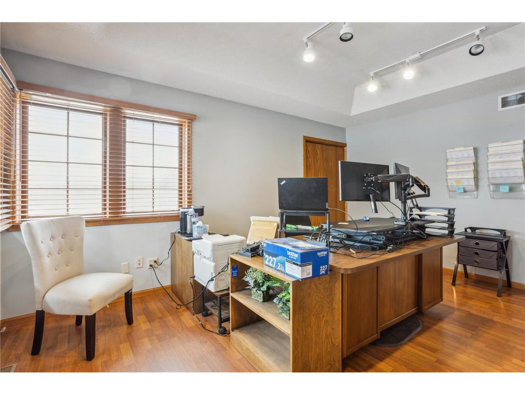 2605 Cliff Road E Burnsville MN 55337 6808652 image6