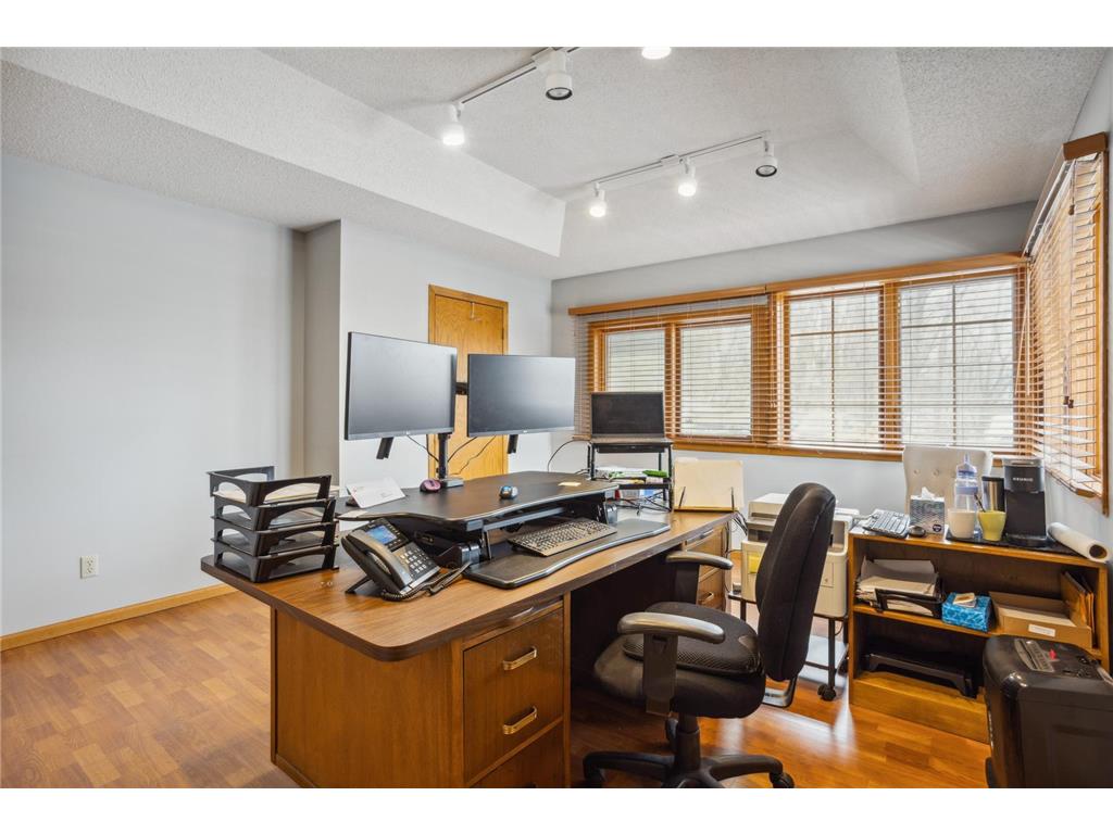 2605 Cliff Road E Burnsville MN 55337 6808652 image8