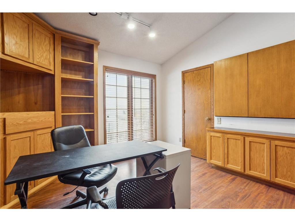 2605 Cliff Road E Burnsville MN 55337 6808652 image9