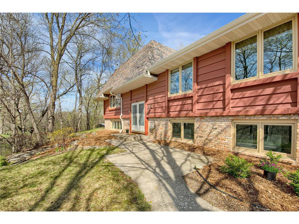 2605 Loop Road S Burnsville MN 55306 6357089 image1