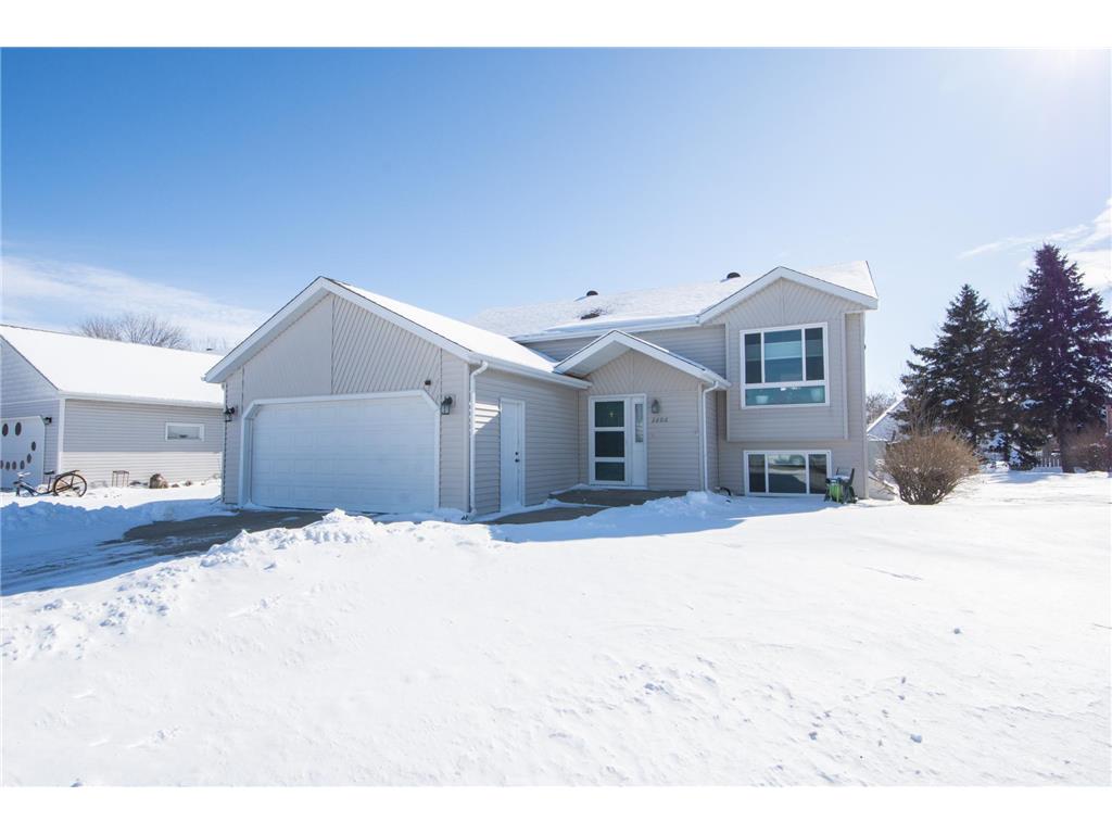 2606 33rd Avenue S Fargo ND 58104 7026265 image1