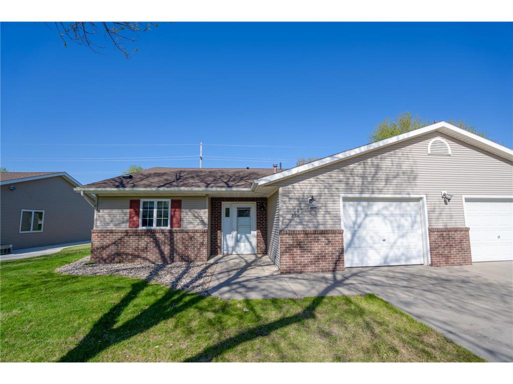 2606 9th Street SW Willmar MN 56201 6716289 image1