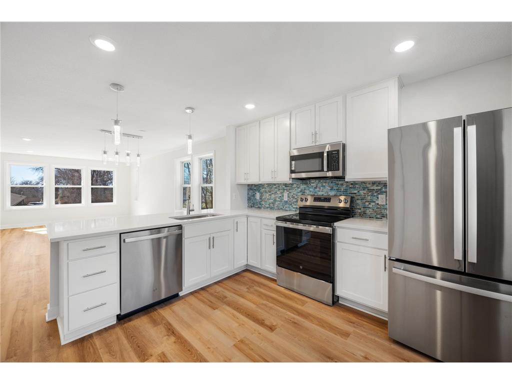 2606 Golden Valley Road Minneapolis MN 55411 6689315 image1