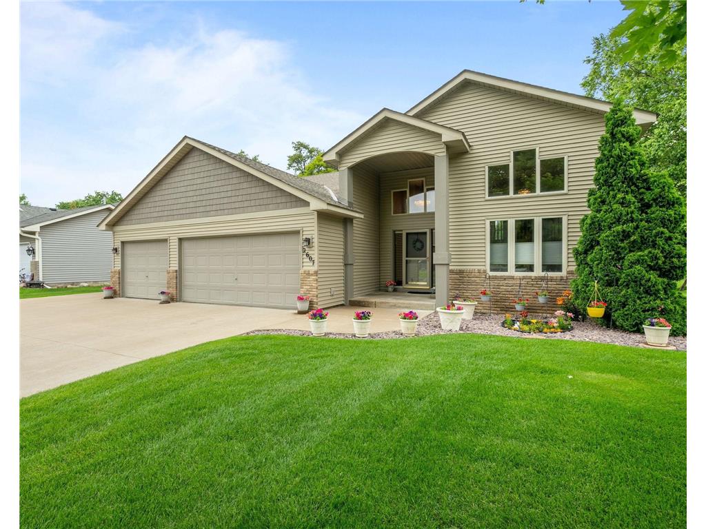 2607 Radisson Woods Drive NE Blaine MN 55449 6566642 image1