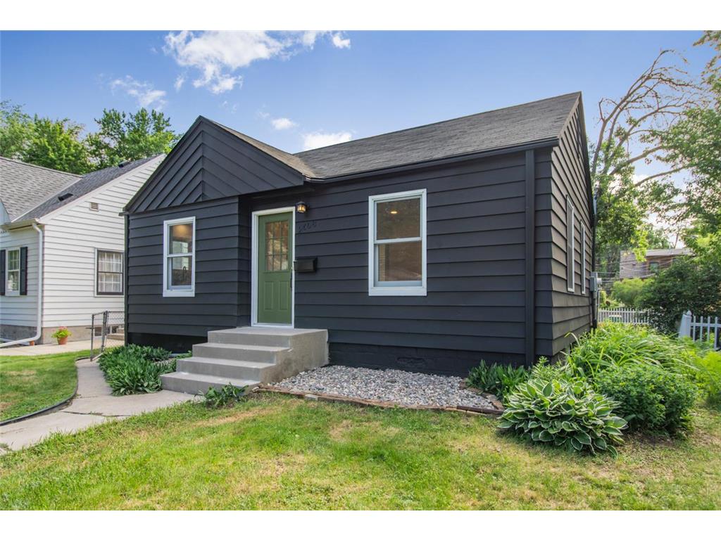 2608 Abbott Avenue N Robbinsdale MN 55422 6549853 image1