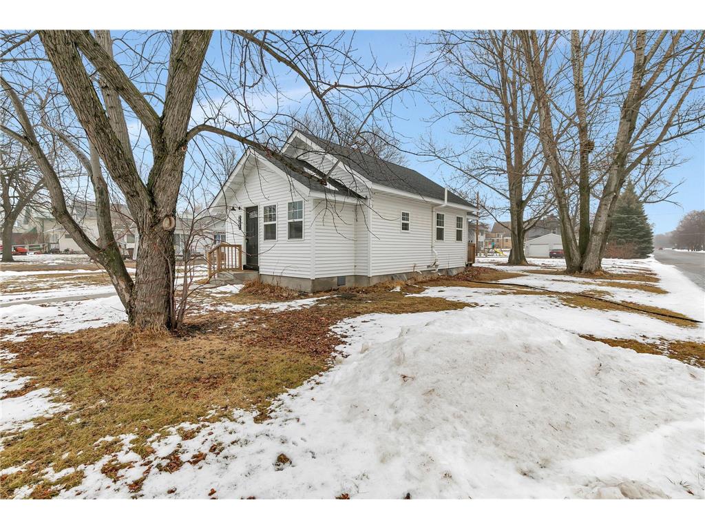 261 2nd Street E Hector MN 55342 6643311 image1