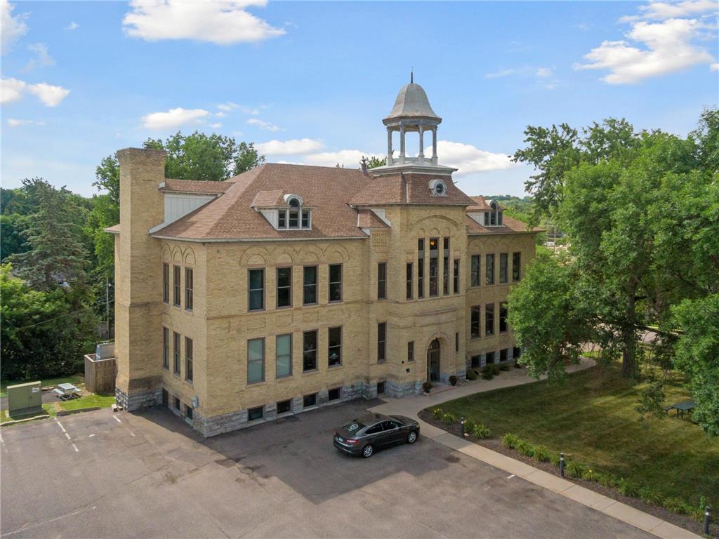261 School Avenue Excelsior MN 55331 6718465 image2
