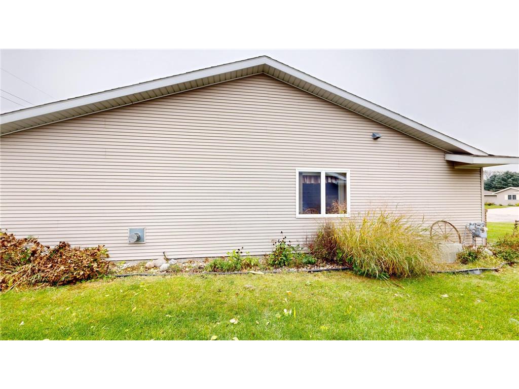 2610 9th Street SW Willmar MN 56201 6806492 image52