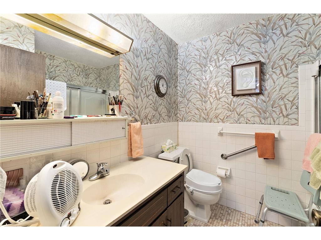 2610 Garfield Avenue #101 Minneapolis MN 55408 6826221 image10