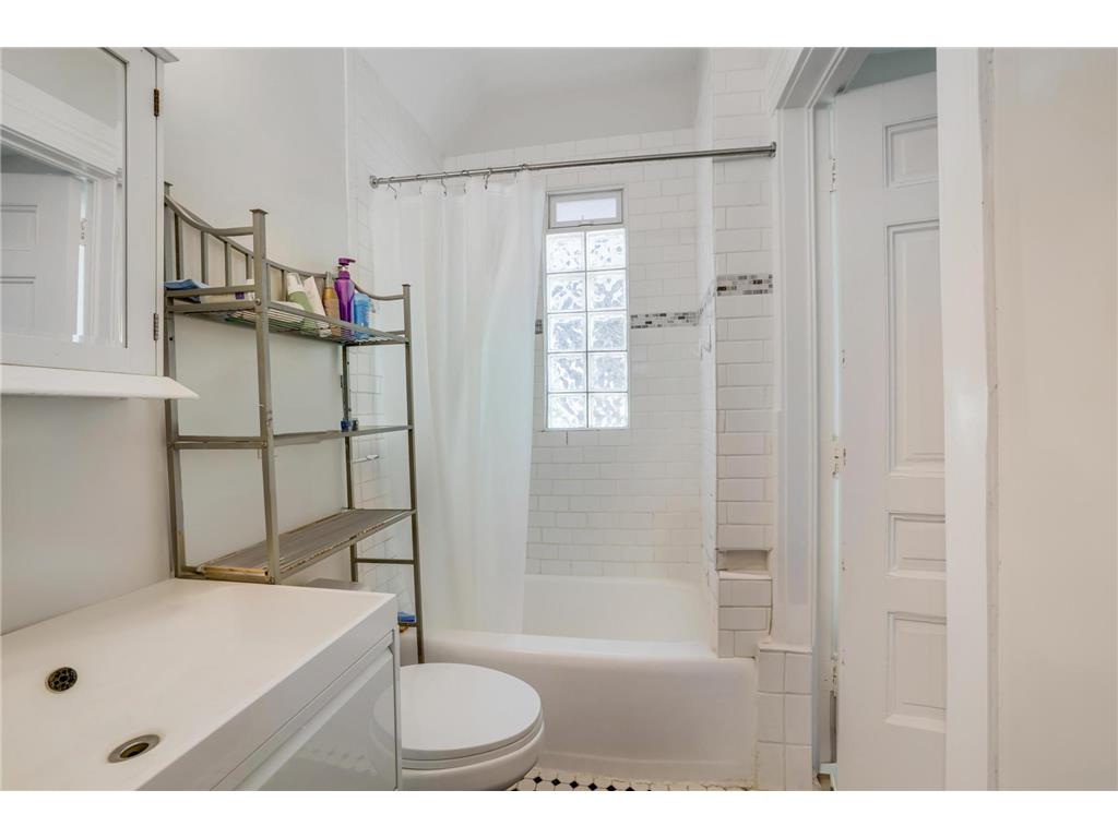2612 Colfax Avenue S Minneapolis MN 55408 7080720 image30