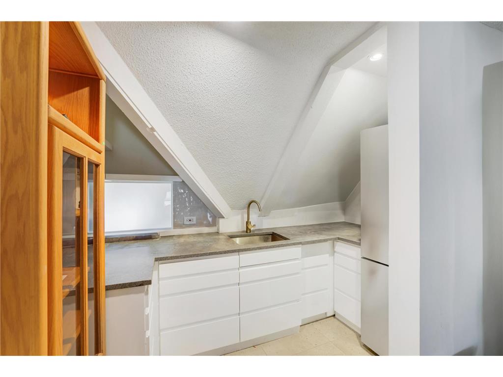 2612 Colfax Avenue S Minneapolis MN 55408 7080720 image38