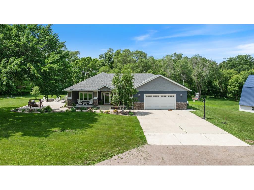 2615 210th Avenue Marshall MN 56258 6715762 image1