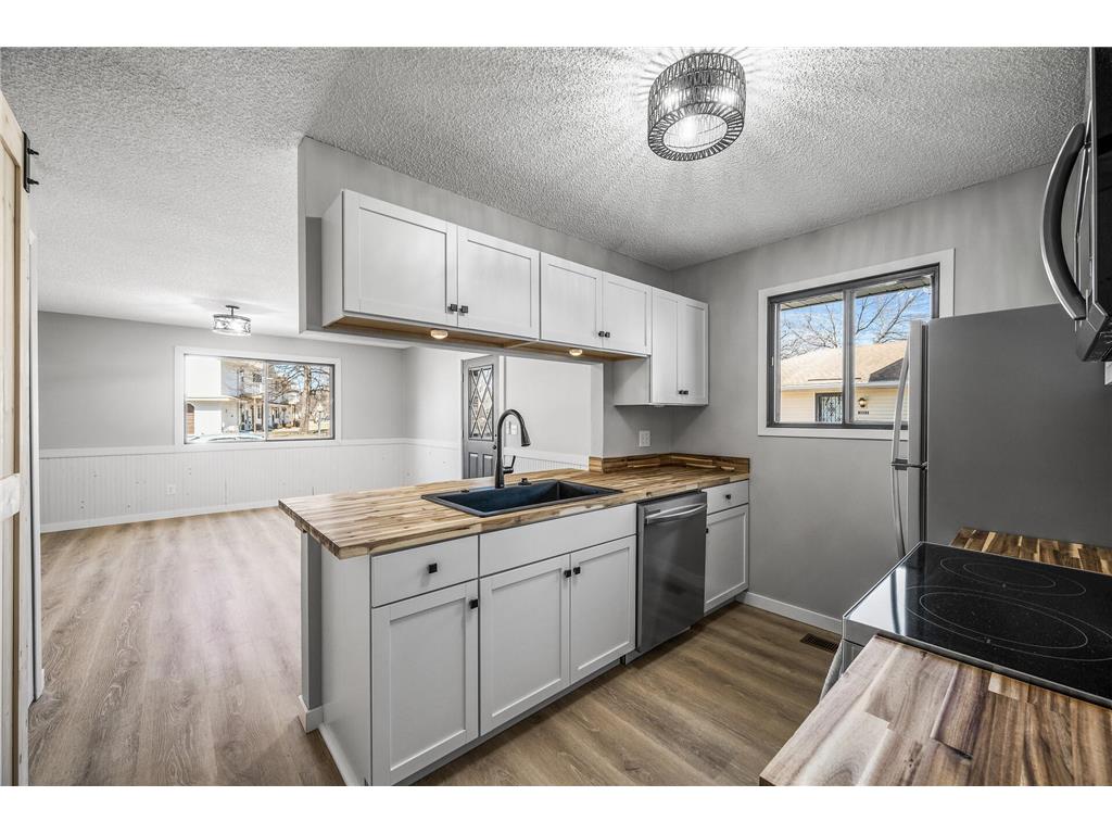 2615 Brookdale Lane Brooklyn Park MN 55444 6697102 image1