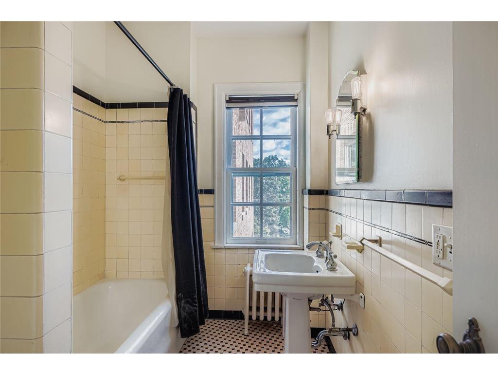 2615 Park Avenue #309 Minneapolis MN 55407 6774215 image19