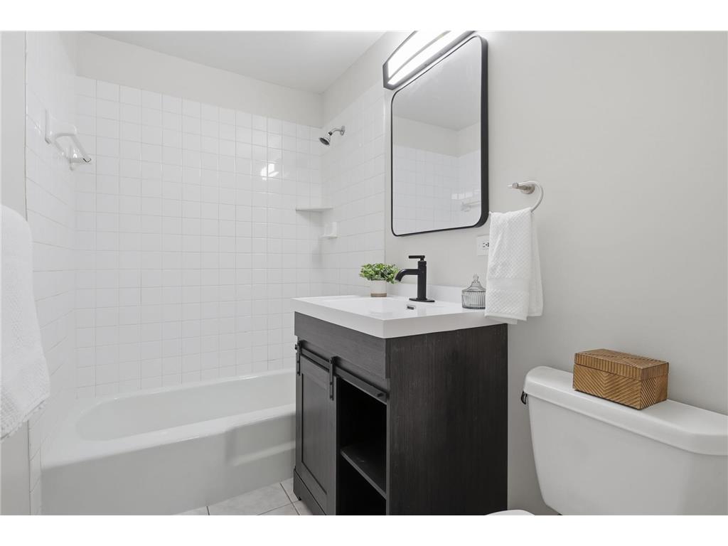 2616 Harriet Avenue #204 Minneapolis MN 55408 7088453 image16