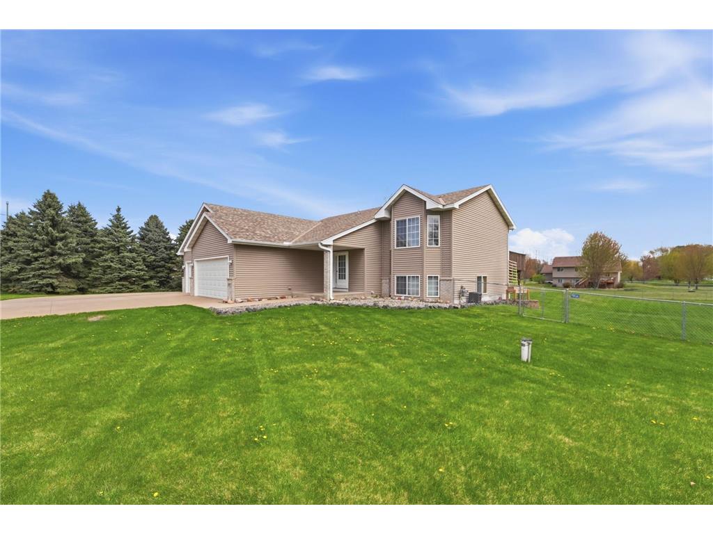 26173 Goodview Avenue Wyoming MN 55092 7066607 image1