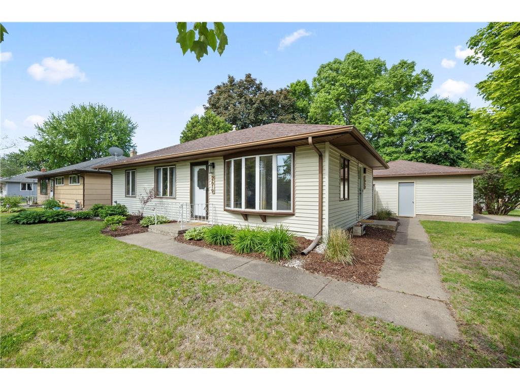 2619 Herschel Street Roseville MN 55113 7070309 image1