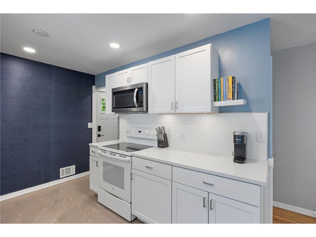 2619 Herschel Street Roseville MN 55113 7070309 image10