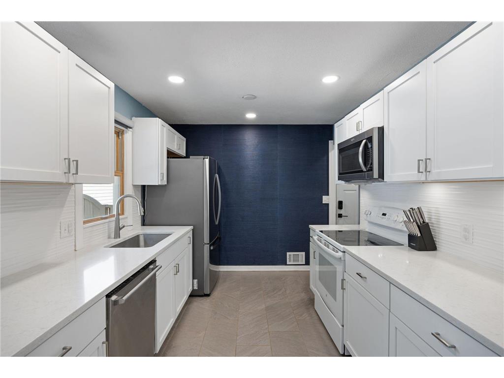 2619 Herschel Street Roseville MN 55113 7070309 image11