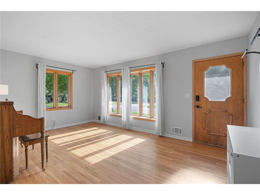 2619 Herschel Street Roseville MN 55113 7070309 image5
