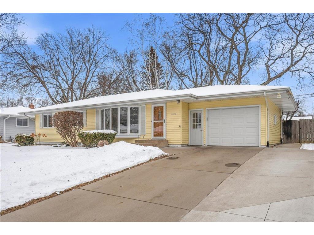 2620 Roth Place White Bear Lake MN 55110 7015119 image1