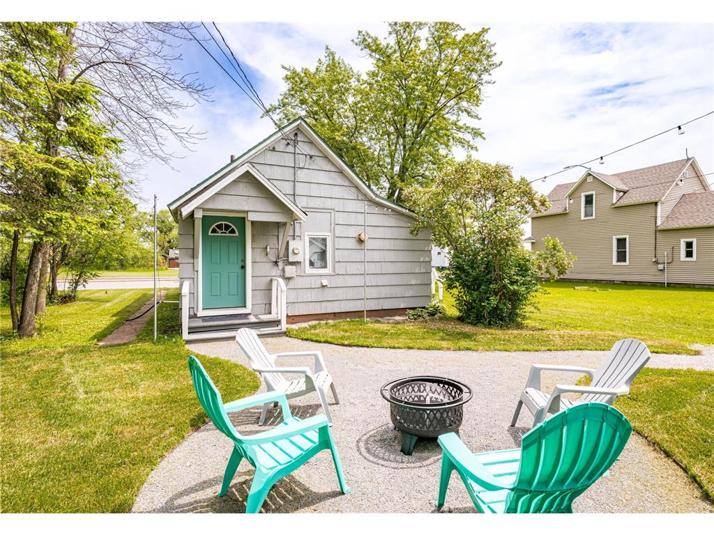 2622 E 2nd Street Superior WI 54880 6810760 image1