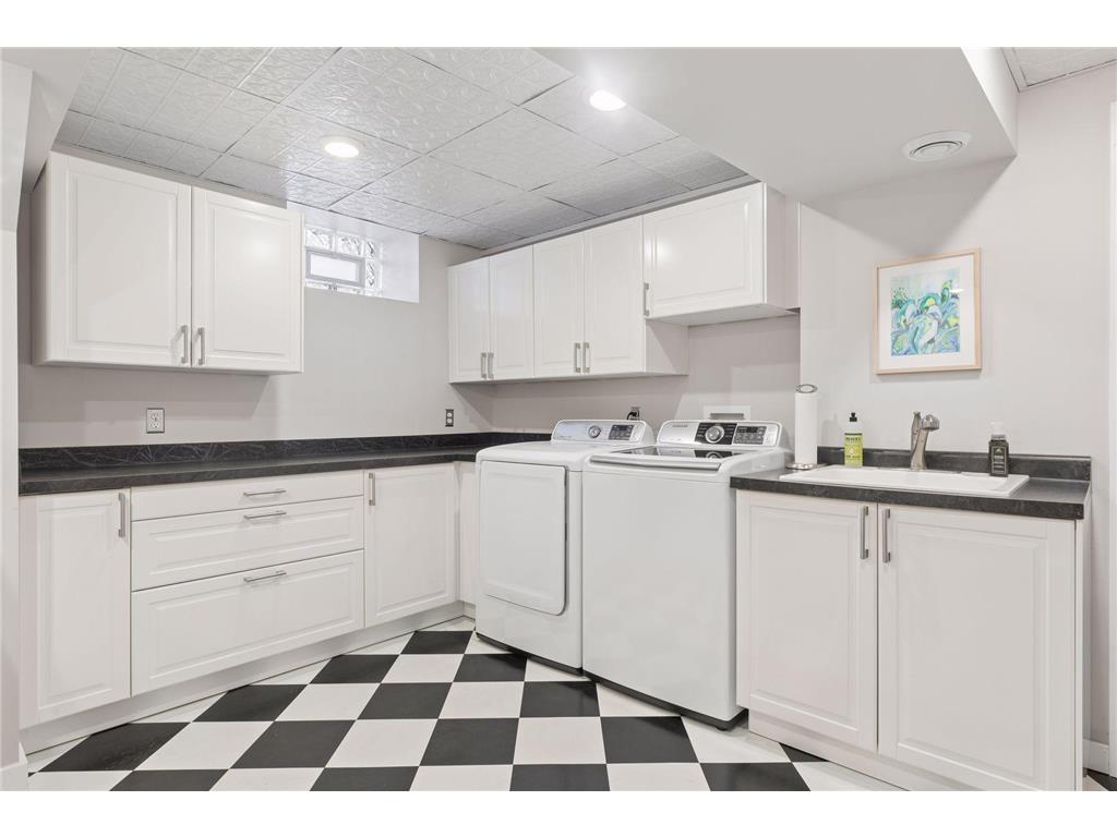 2623 Irving Avenue S Minneapolis MN 55408 7038132 image58
