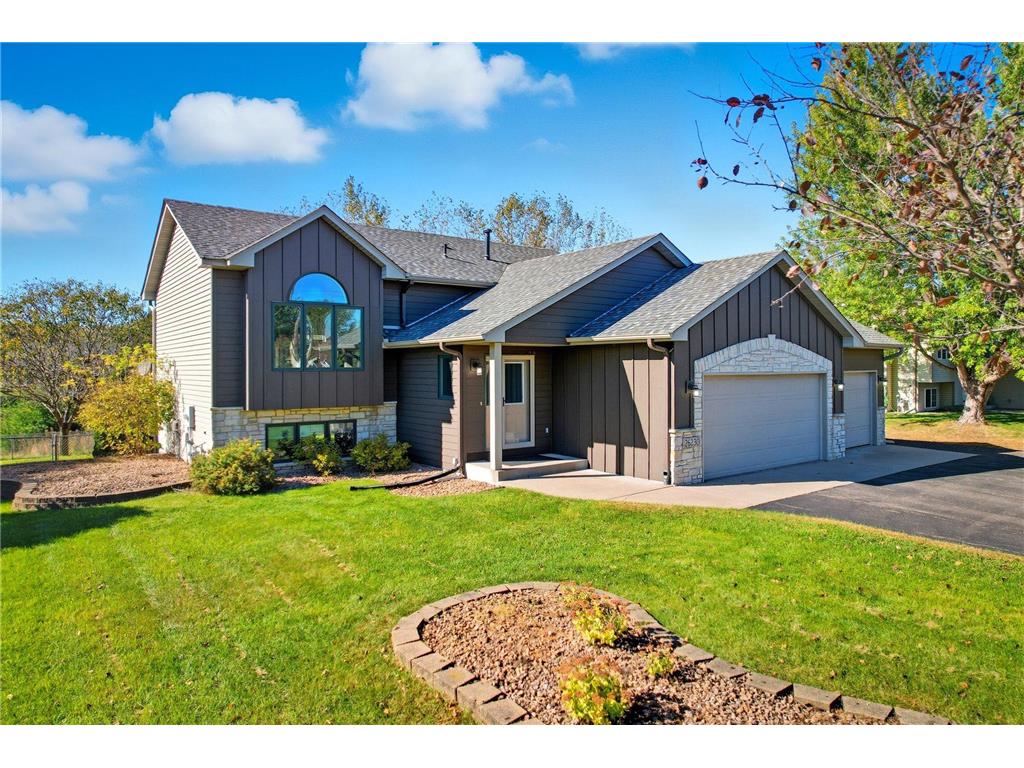 26230 Goodview Avenue Wyoming MN 55092 6805777 image1